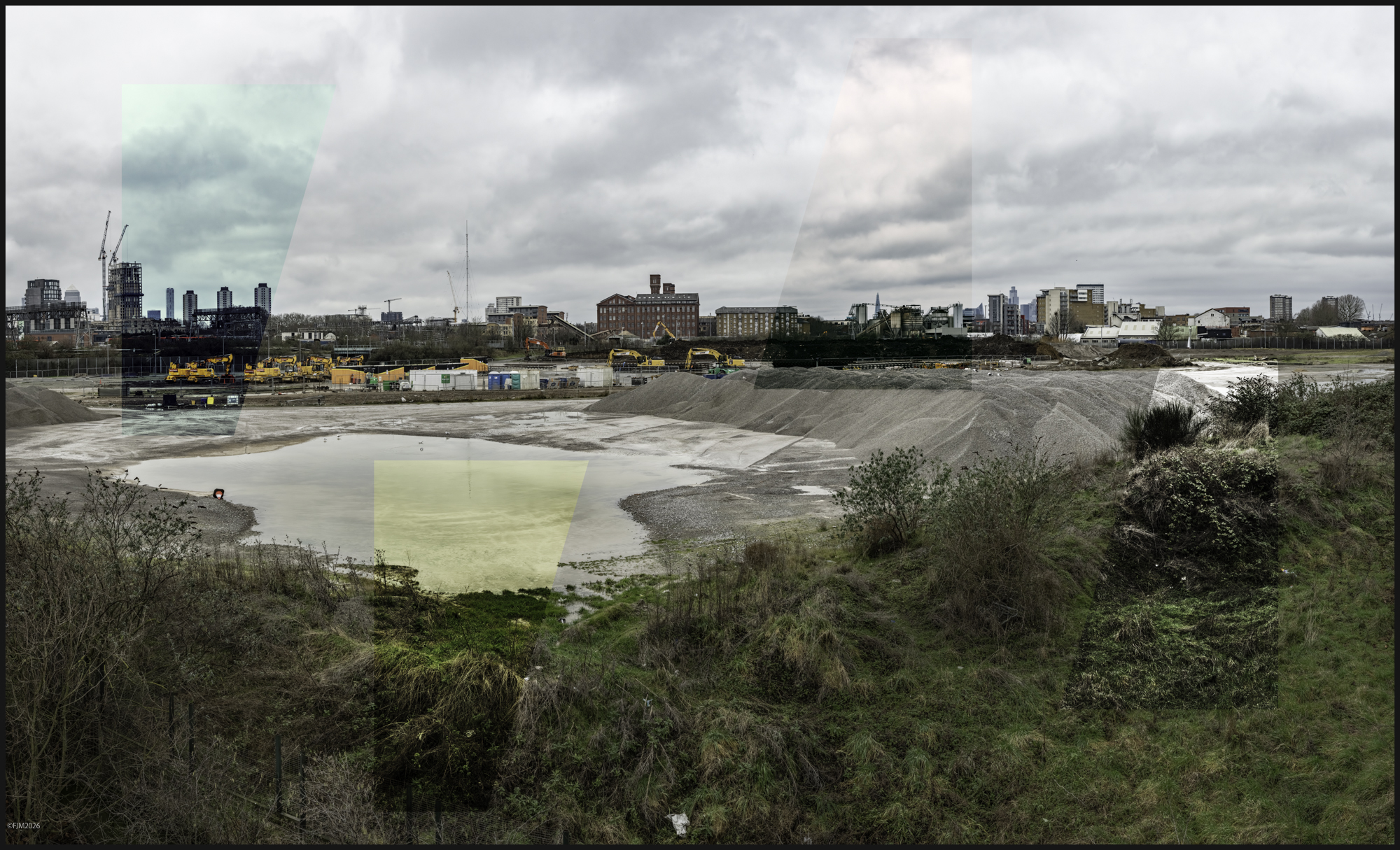 Olympian Way, London SE10 0AX 2017_06_10_1 <br>
        33.9 x 50.8 cm  <br>c print